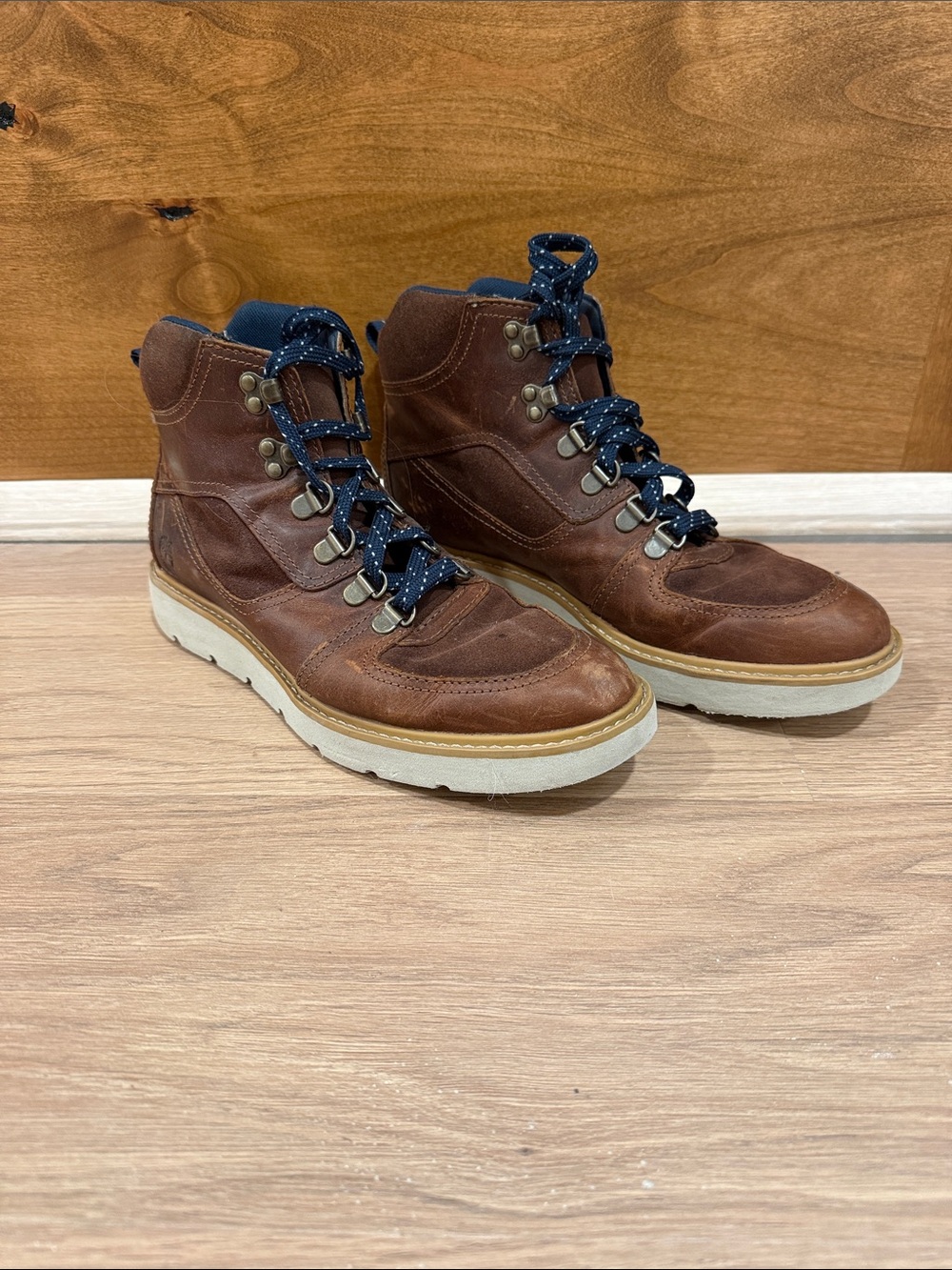 Timberland Brown Leather Chukka Boots with Navy Laces and White Sole